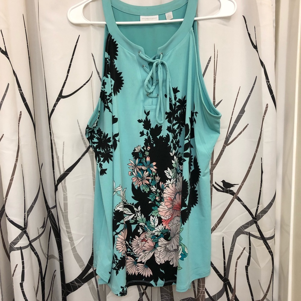 Women’s NY&Co XL floral top with front accent tie